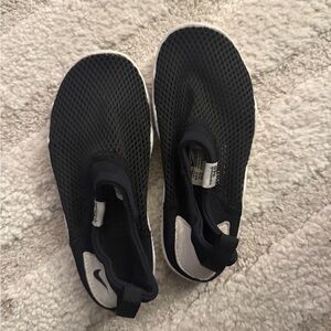 Nike Kids Black Mesh Water Shoes 
Nike aqua sock 360